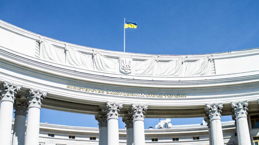 МЗС до Дня свободи преси вимагає звільнити українських журналістів з полону РФ