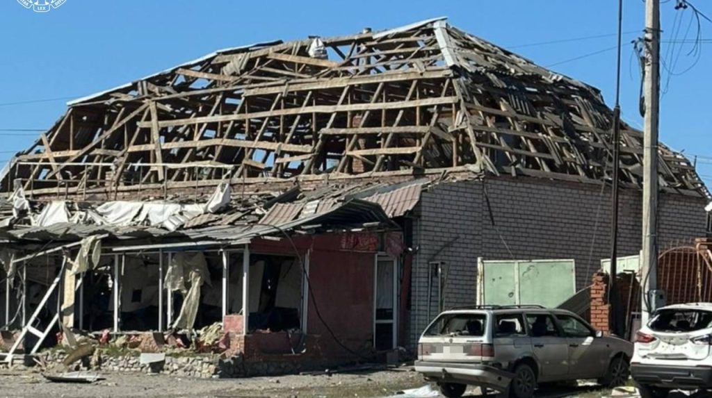 Росіяни завдали ракетного удару по Мерефі на Харківщині: 5 загиблих, 19 постраждалих