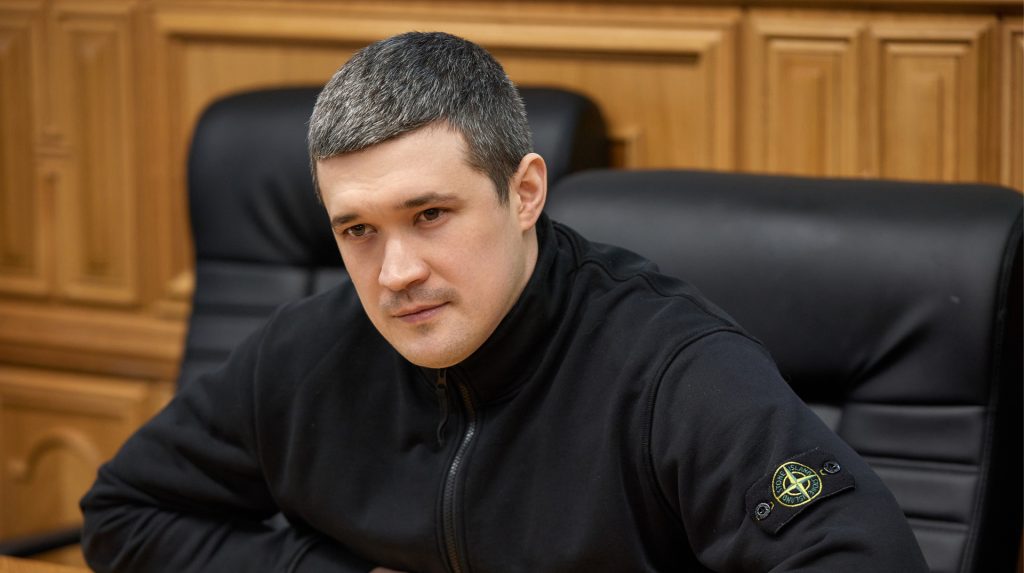 Звільнення зі служби за указом президента матиме пріоритет над контрактами – Федоров