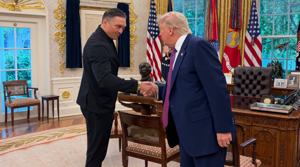 Усик зустрівся із Трампом в Білому домі