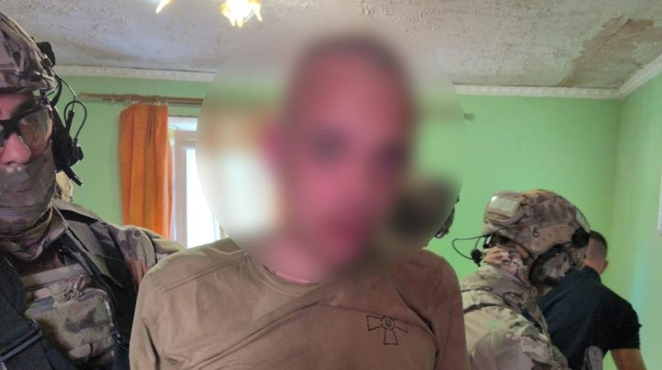 В Ужгороді поліція під час спецоперації затримала чоловіка, який взяв в заручники дружину з дитиною