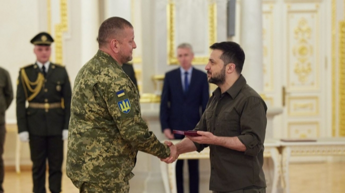 Зеленському довіряють 61% українців, Залужний його випереджає – опитування