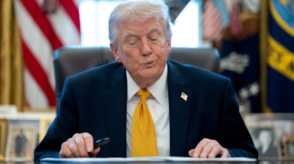Трамп може піти на поступки щодо України в обмін на допомогу Європи в Ормузькій протоці – ЗМІ