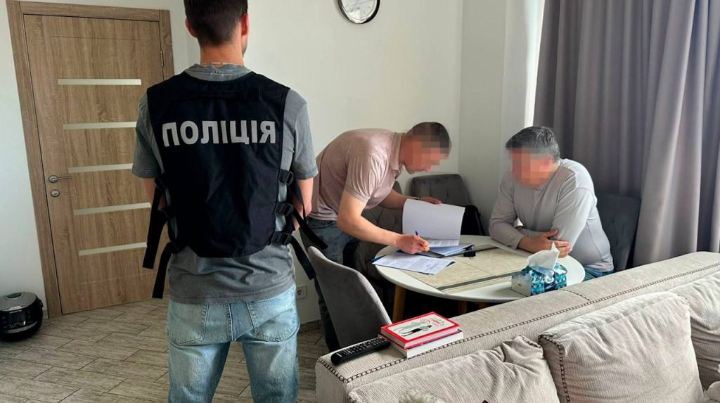 "Музичні гастролі як схема виїзду за кордон": ексміністру культури оголосили підозру