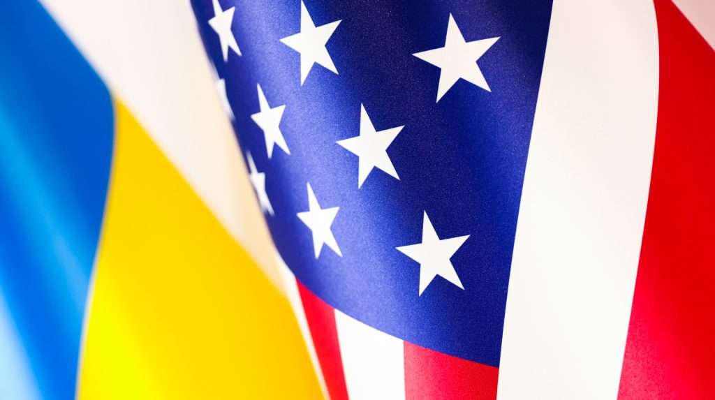 Більшість українців вважають, що США тиснуть на Україну для поступок РФ – опитування