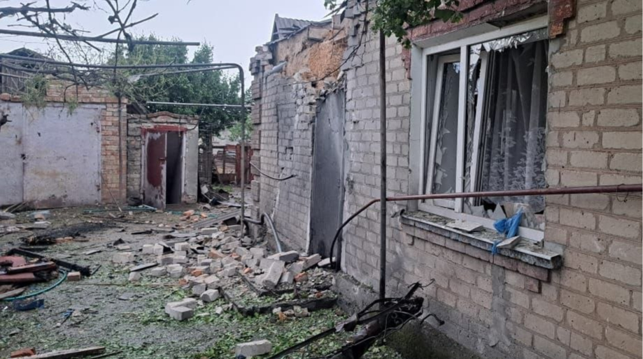 Окупанти пошкодили інфраструктуру та підприємство на Дніпропетровщині: 1 поранений
