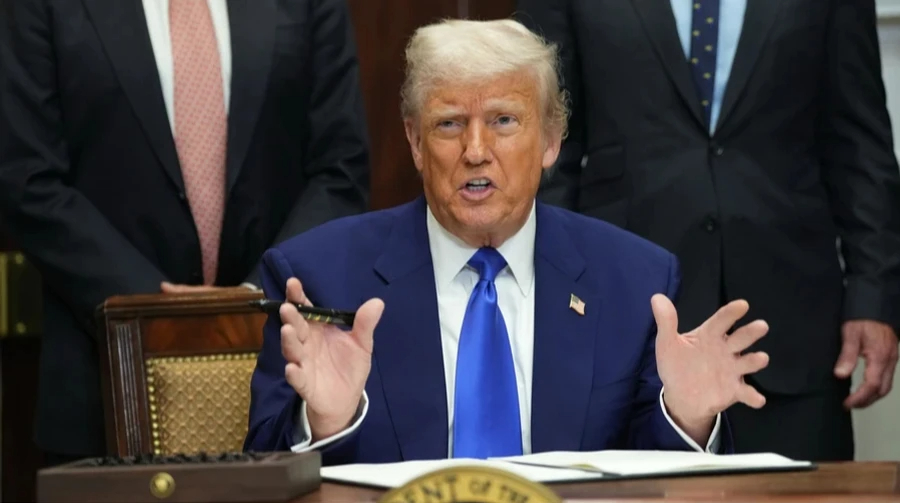 "Я тут бос": Трамп майже на годину запізнився на зустріч G7