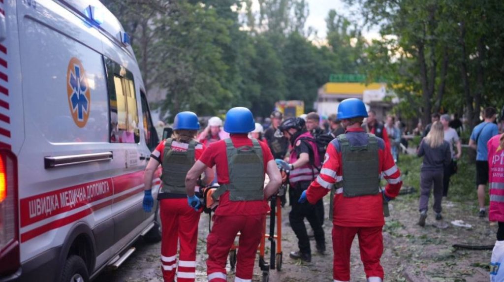 Окупанти вдарили по авто у Запоріжжі: постраждали 2 людини