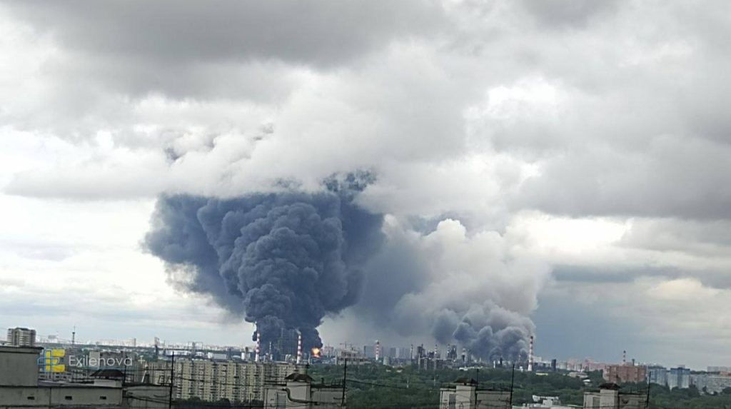 Reuters: Українська атака на Московський НПЗ пошкодила переробні установки