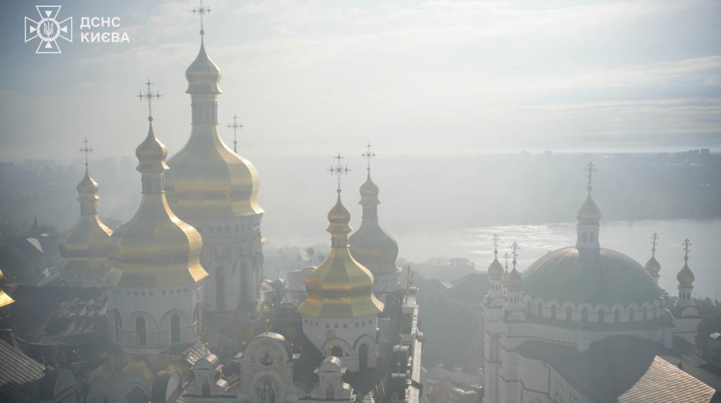 Рятувальники показали наслідки удару "Шахеда" по Києво-Печерській лаврі