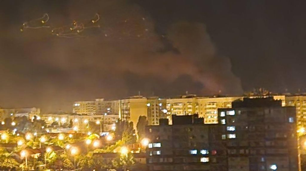 Бєлгород потрапив під масовану атаку безпілотників: горять логістичні склади