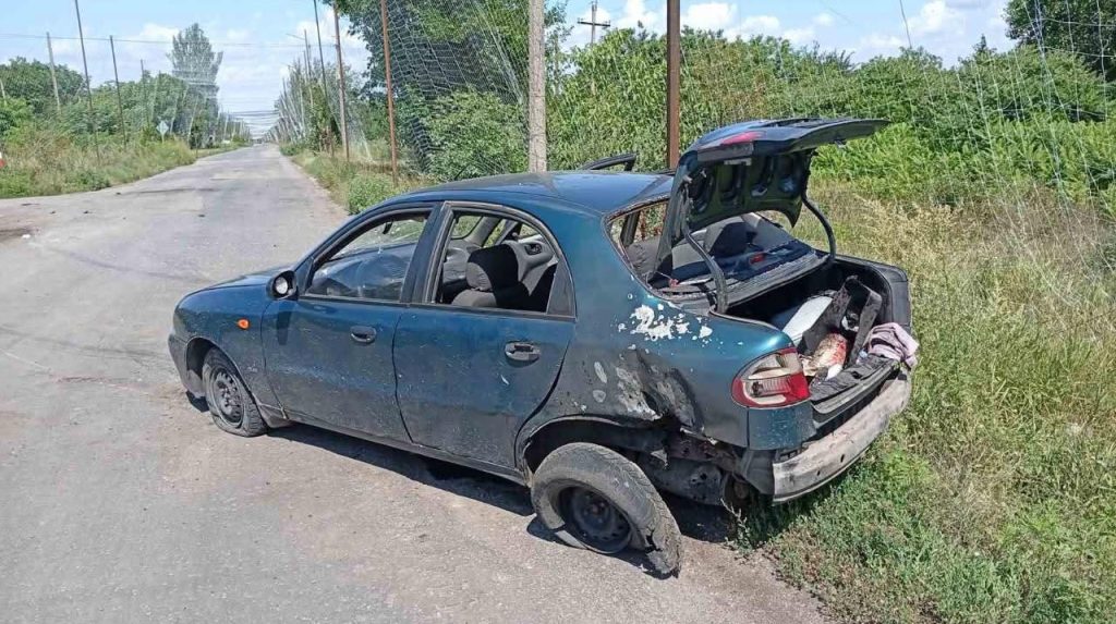 У Слов’янську росіяни вдарили дроном по авто, в якому їхала комісія з “єВідновлення”