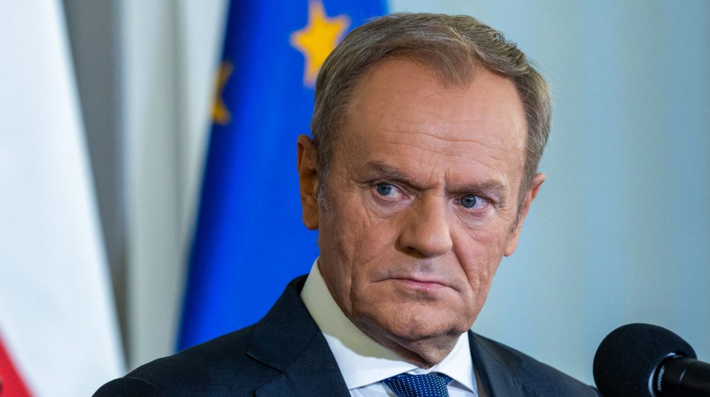Туск: Польща очікує, що РФ може атакувати пункти пропуску на кордоні з Україною