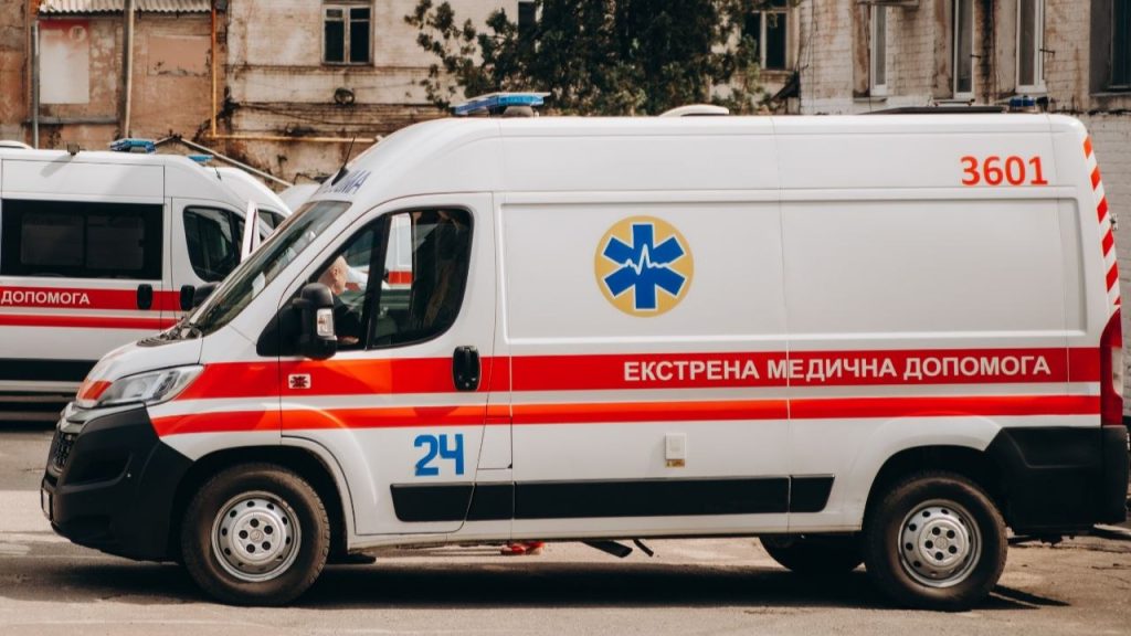 Росіяни обстріляли Херсон: поранено жінку і 3 дітей