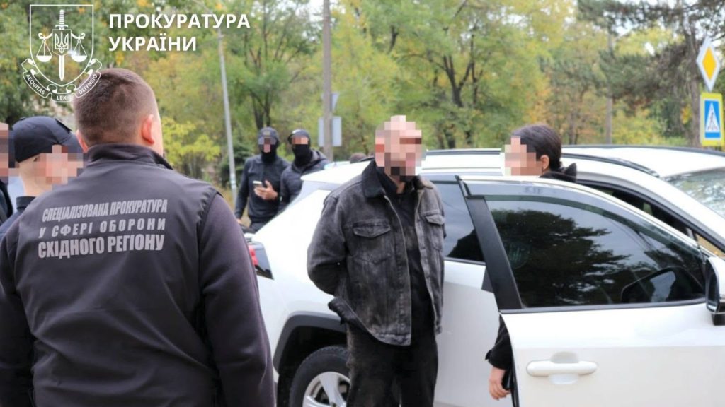 Доларовий хабар за звільнення двох братів зі служби: затримали посадовця ТЦК
